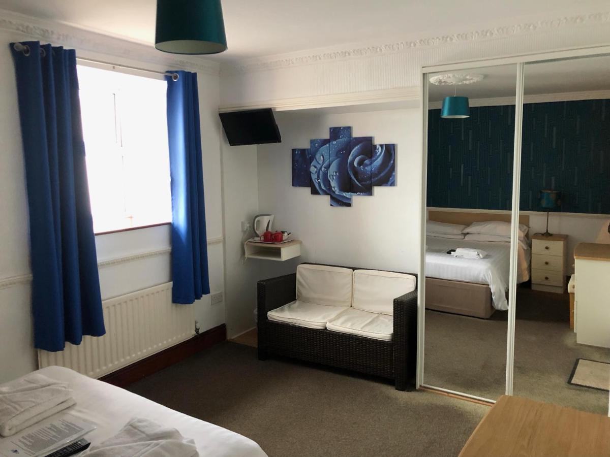 Boathouse Hotel Holyhead Eksteriør billede