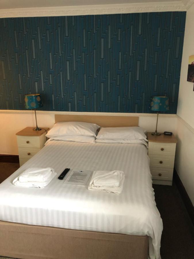 Boathouse Hotel Holyhead Eksteriør billede