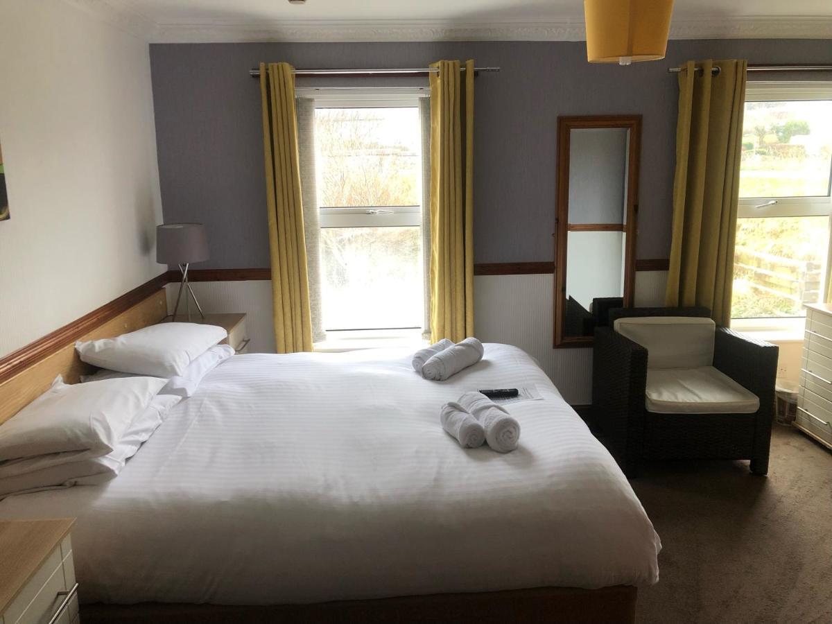 Boathouse Hotel Holyhead Eksteriør billede