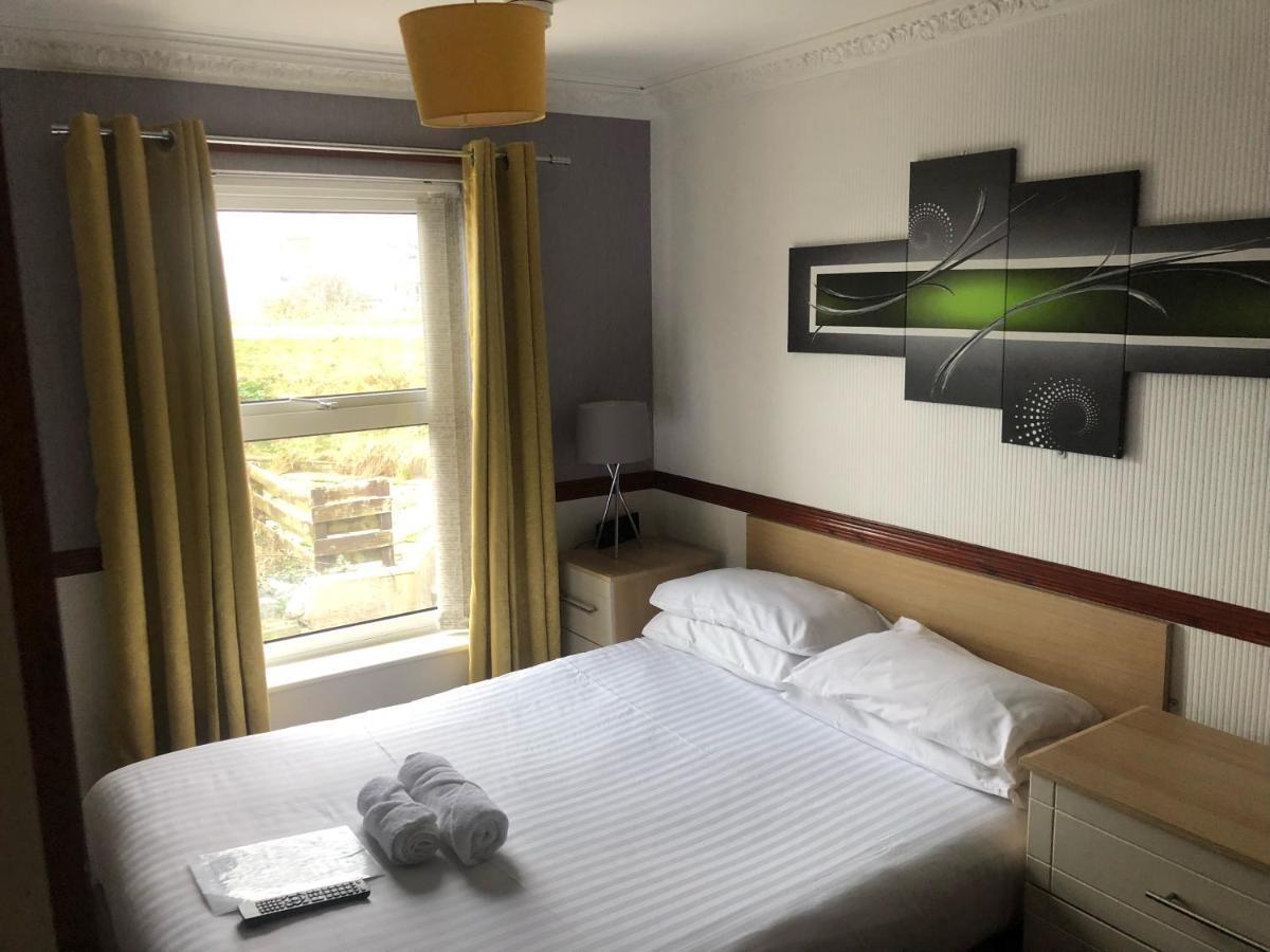 Boathouse Hotel Holyhead Eksteriør billede