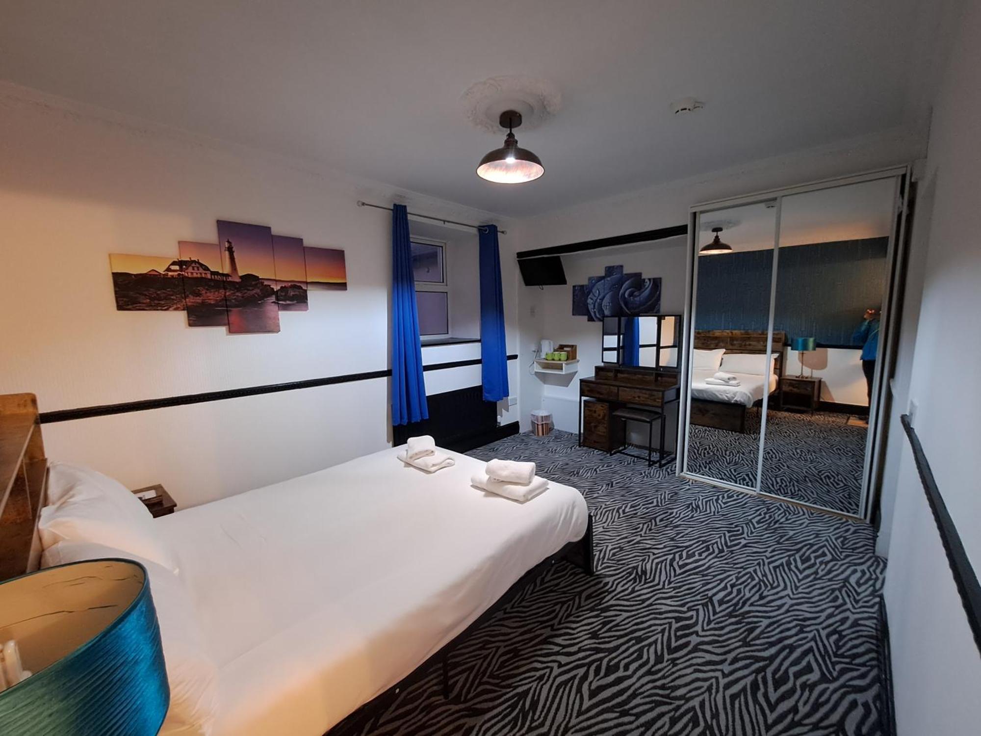 Boathouse Hotel Holyhead Eksteriør billede