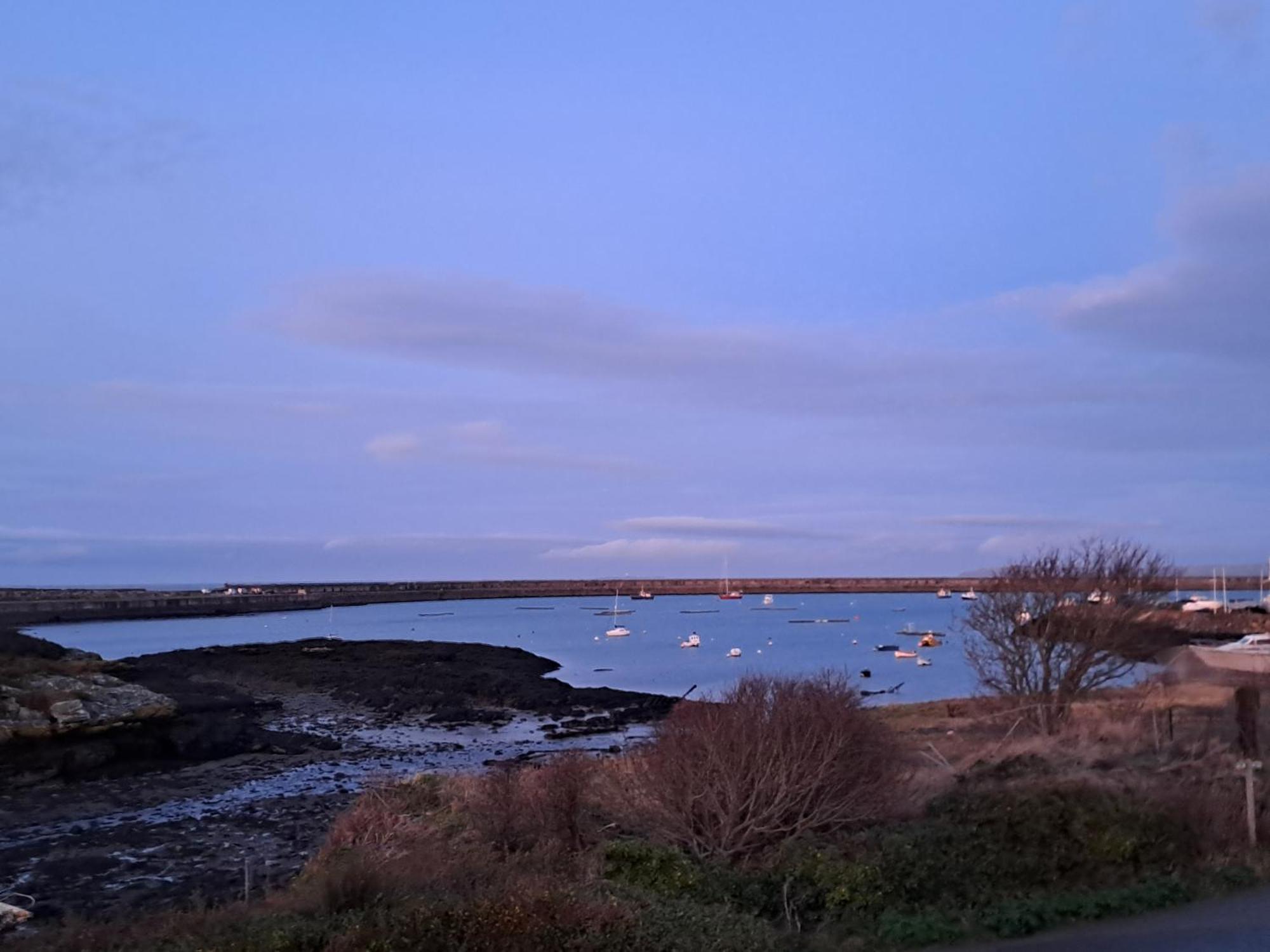 Boathouse Hotel Holyhead Eksteriør billede