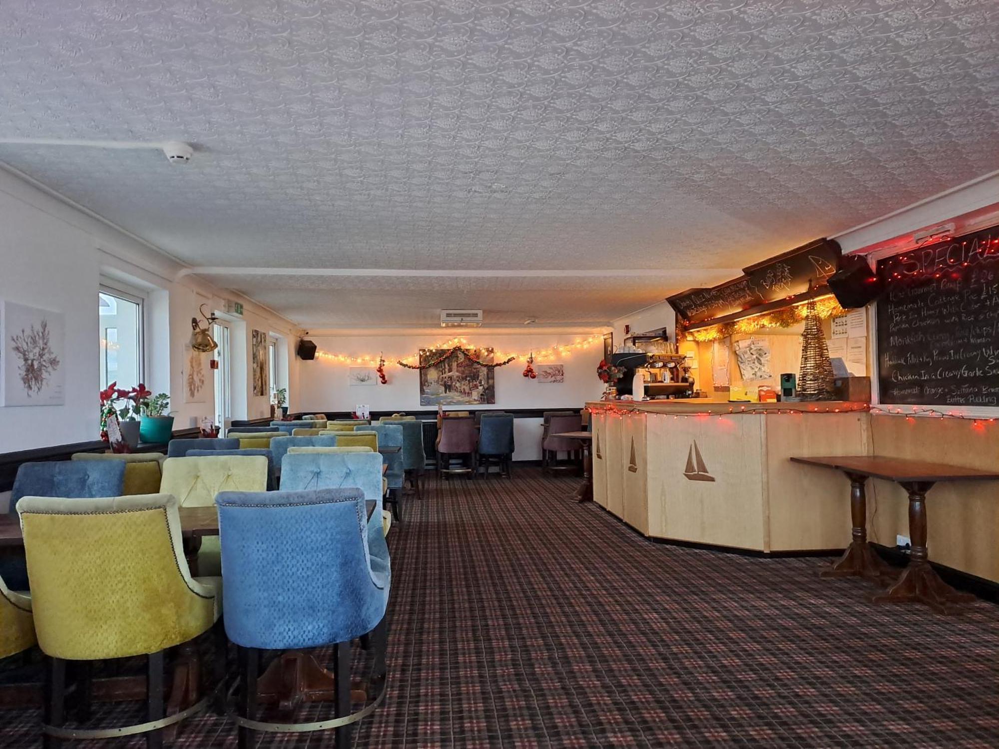 Boathouse Hotel Holyhead Eksteriør billede