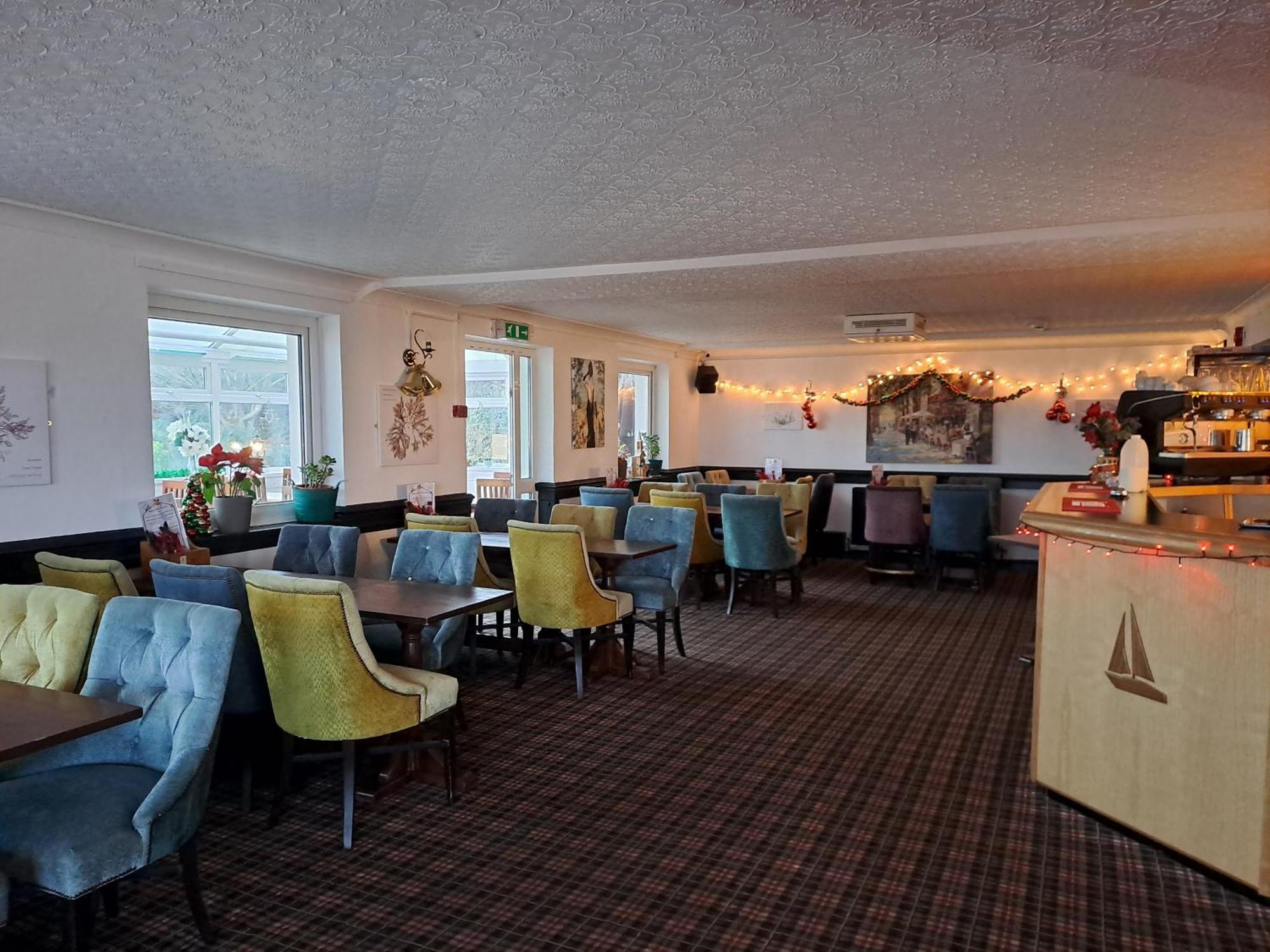 Boathouse Hotel Holyhead Eksteriør billede