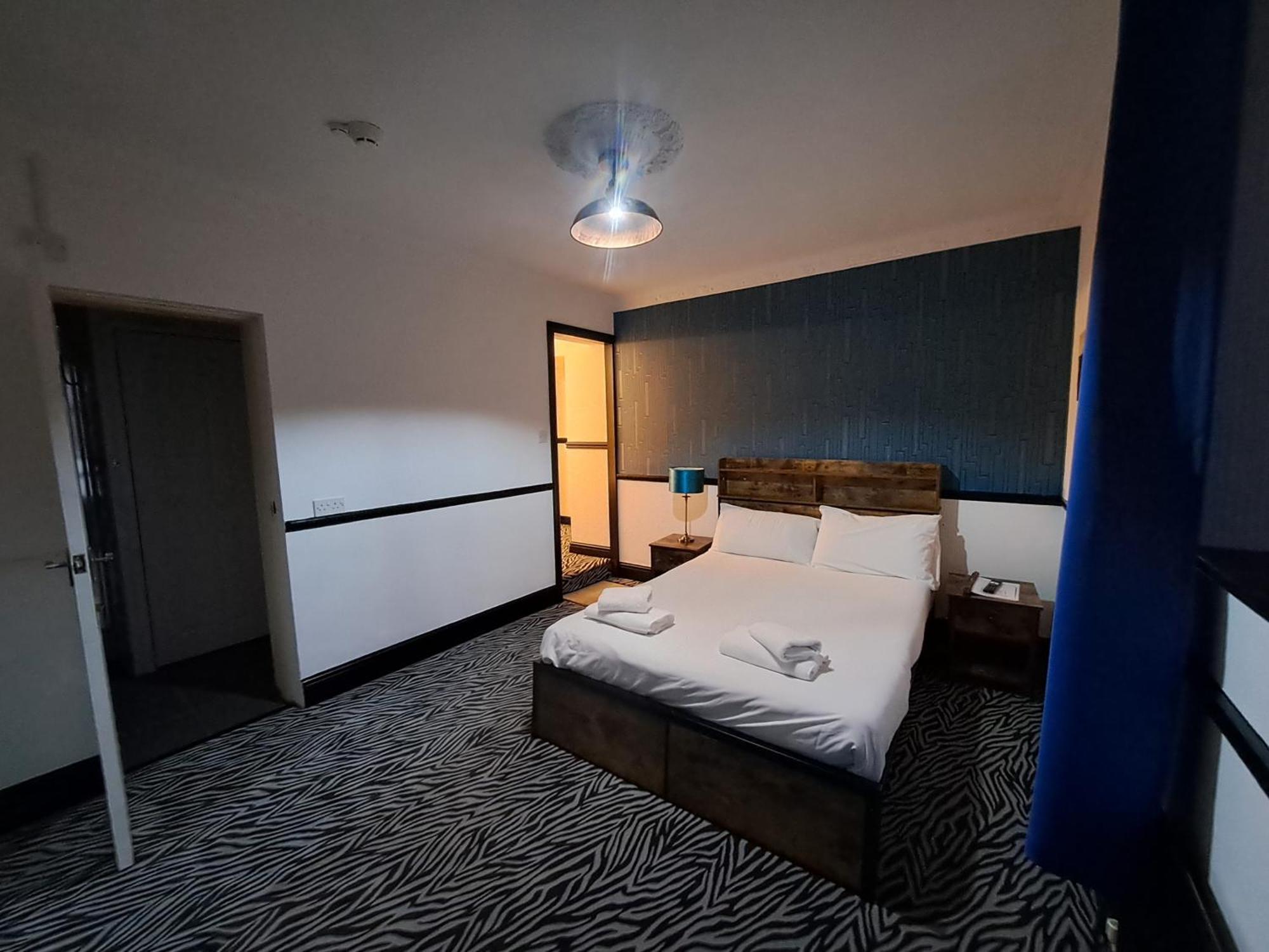 Boathouse Hotel Holyhead Eksteriør billede