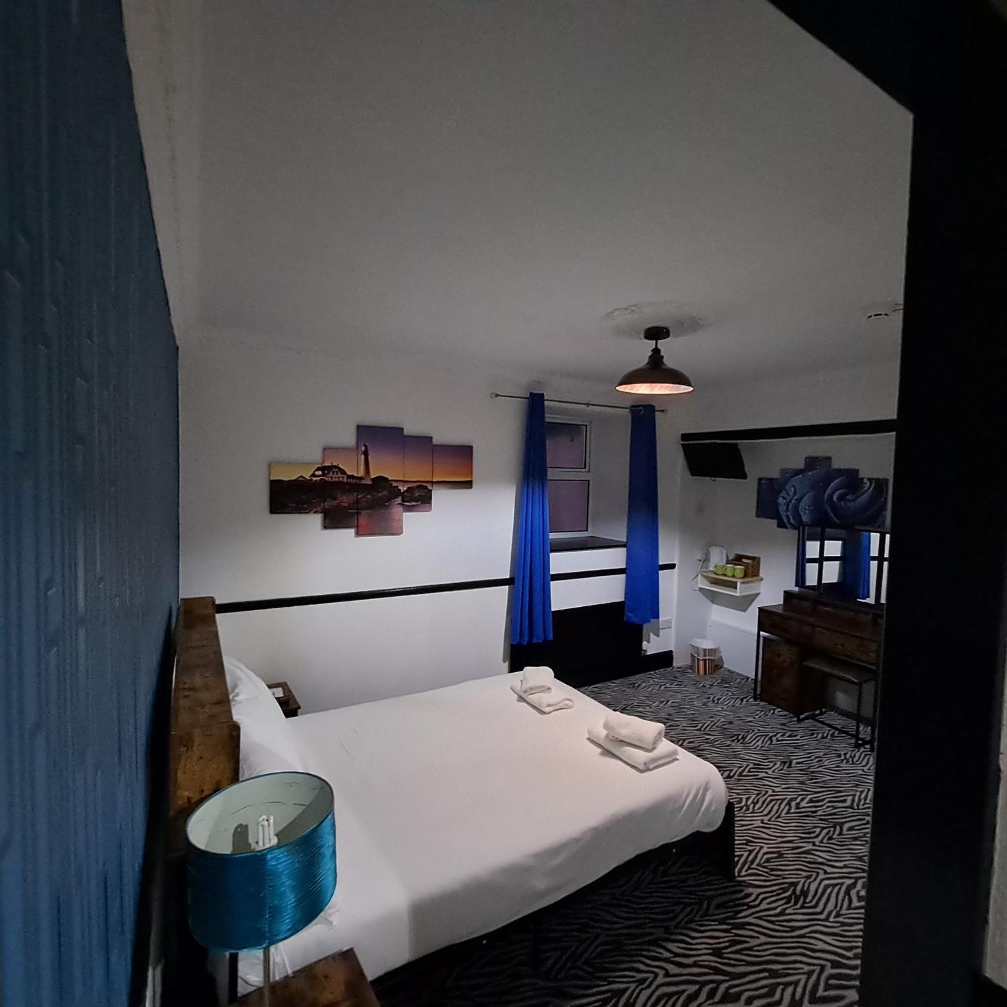 Boathouse Hotel Holyhead Eksteriør billede