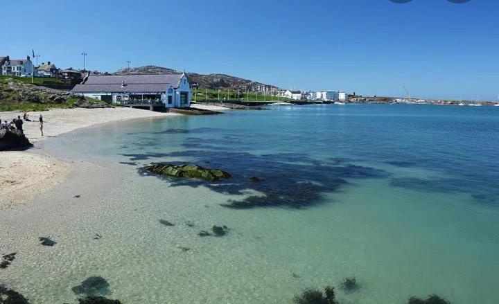 Boathouse Hotel Holyhead Eksteriør billede